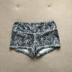 Fleo neutral chevron short